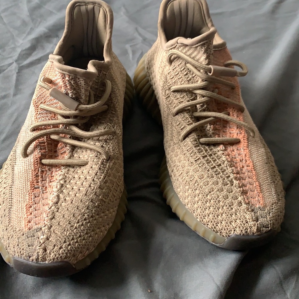 Yeezy 350 V2 Sand Taupe